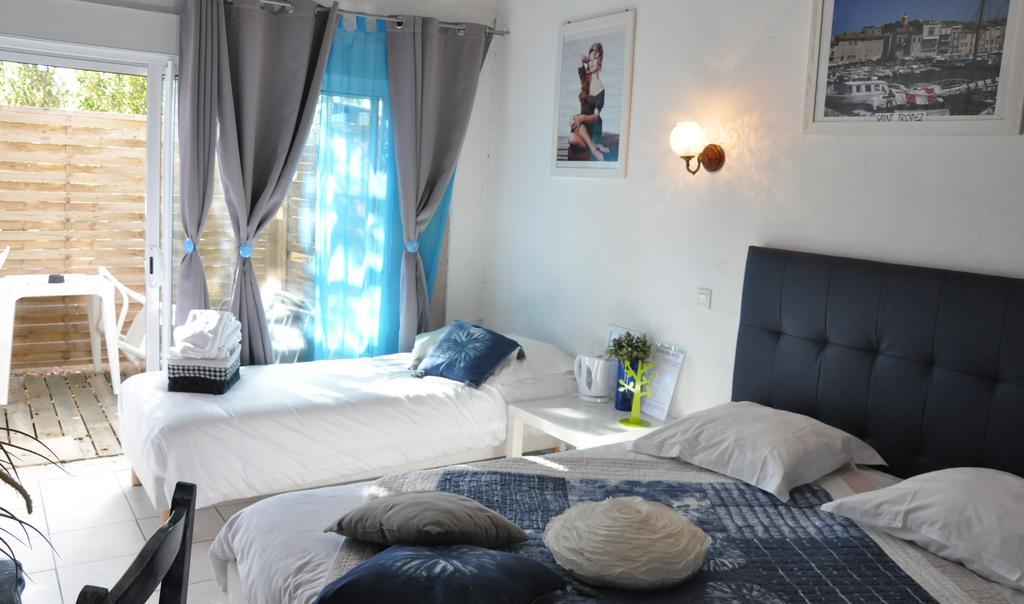 Hotel Les Mimosas Борм-ле-Мімоза Номер фото